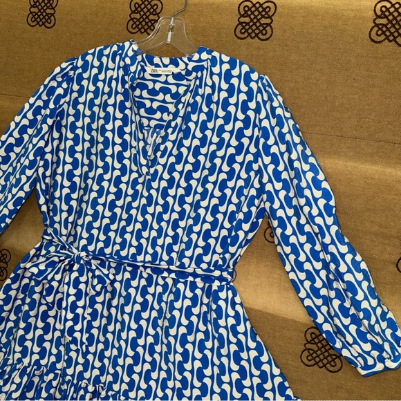 Zara Blue/White Geometric Belted Mini Dress Size XS
Excellent Condition - Picture 6 of 16